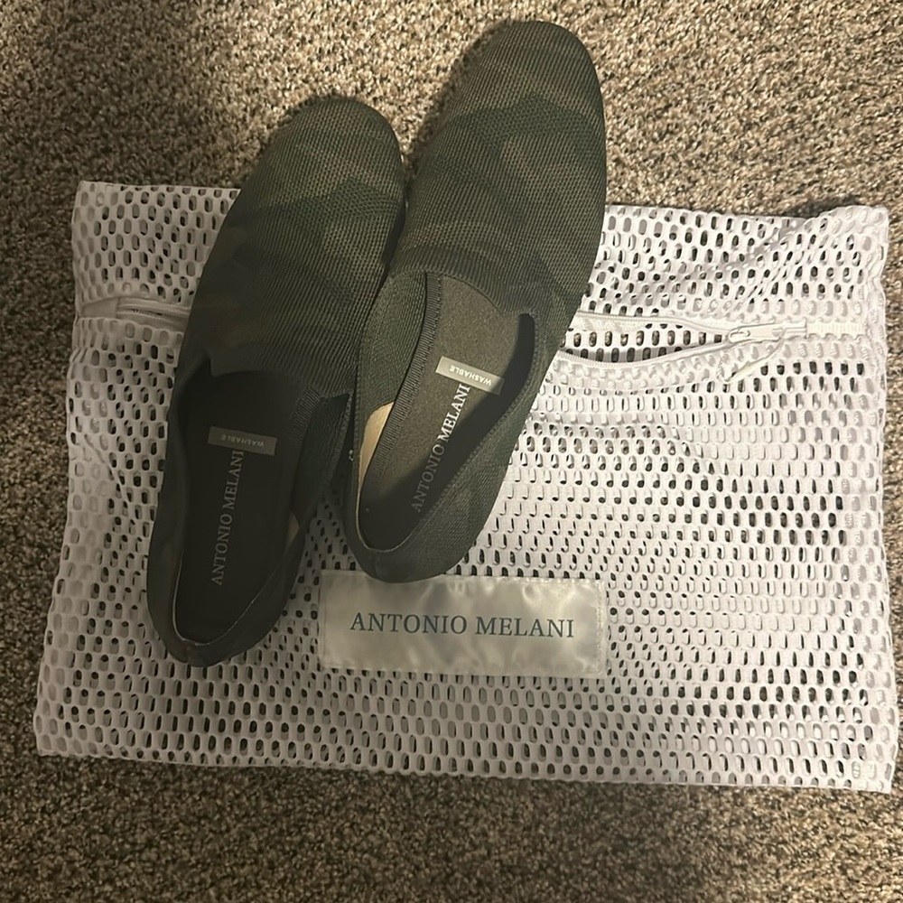 Women’s flats camo, size 7 never worn